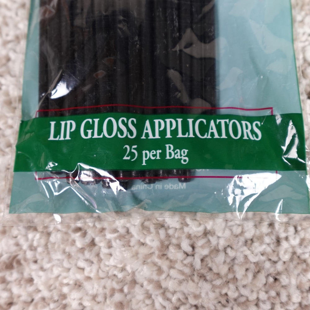 FantaSea Cosmetics Lip Gloss Applicators 25 Count‎ FSC374 Black White Disposable - Picture 3 of 3